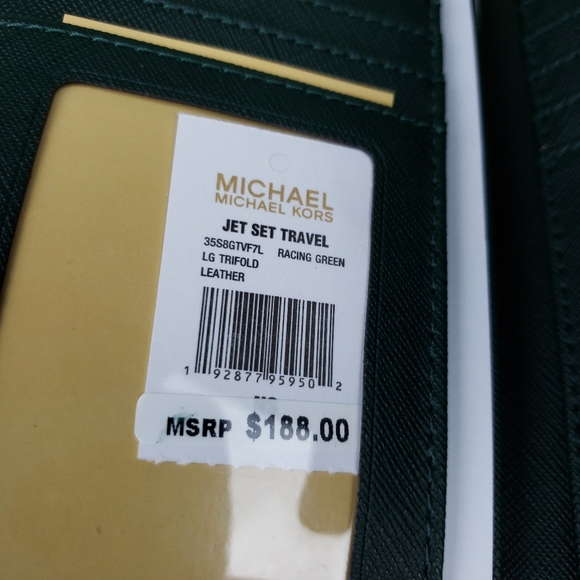 ⚠️SALE⚠️🌺NWT Michael Kors LG trifold Wallet green - Picture 6 of 6